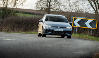 Volkswagen Golf GTI Clubsport - cornering front