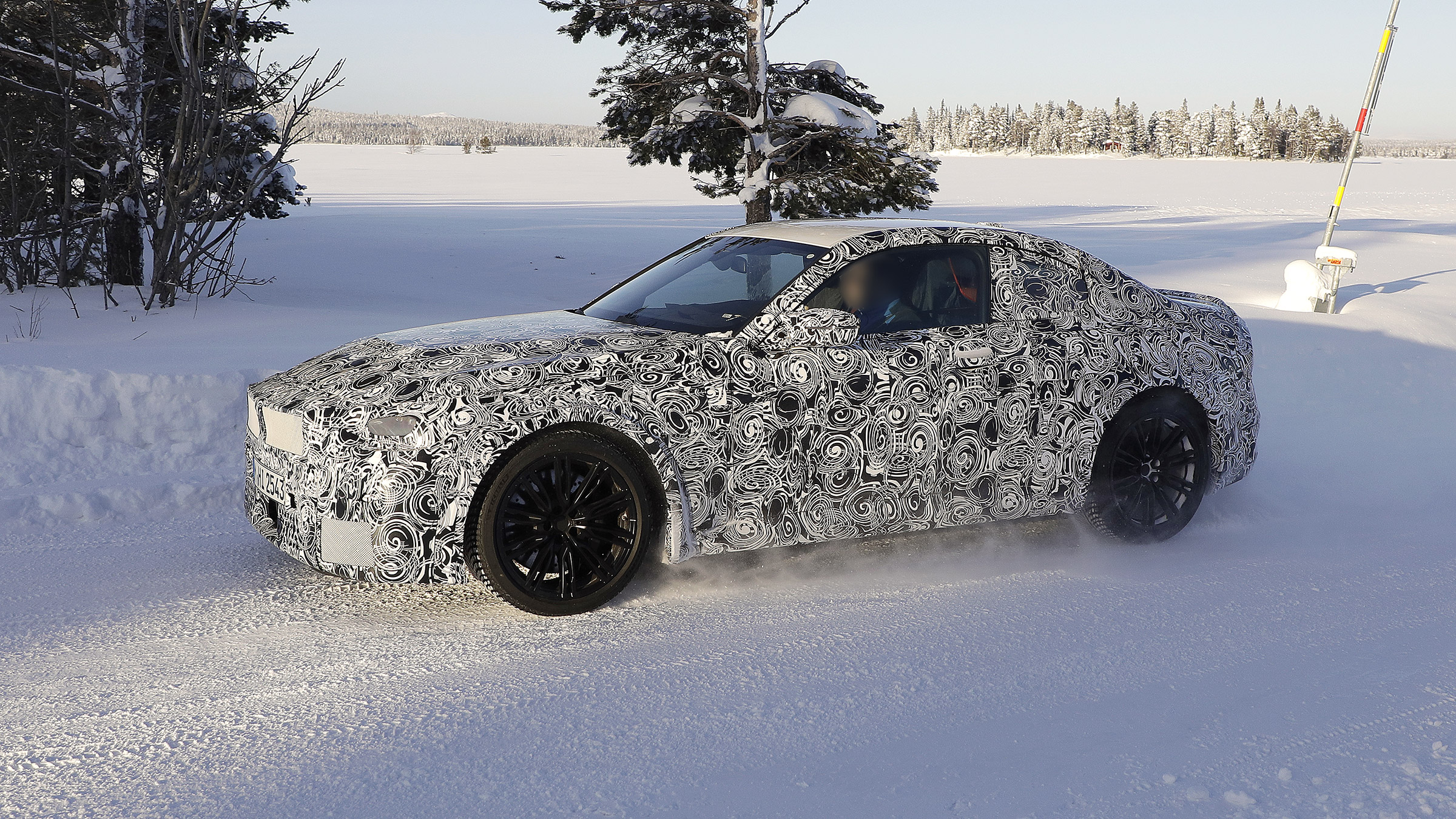 2022 BMW M2 spied side 