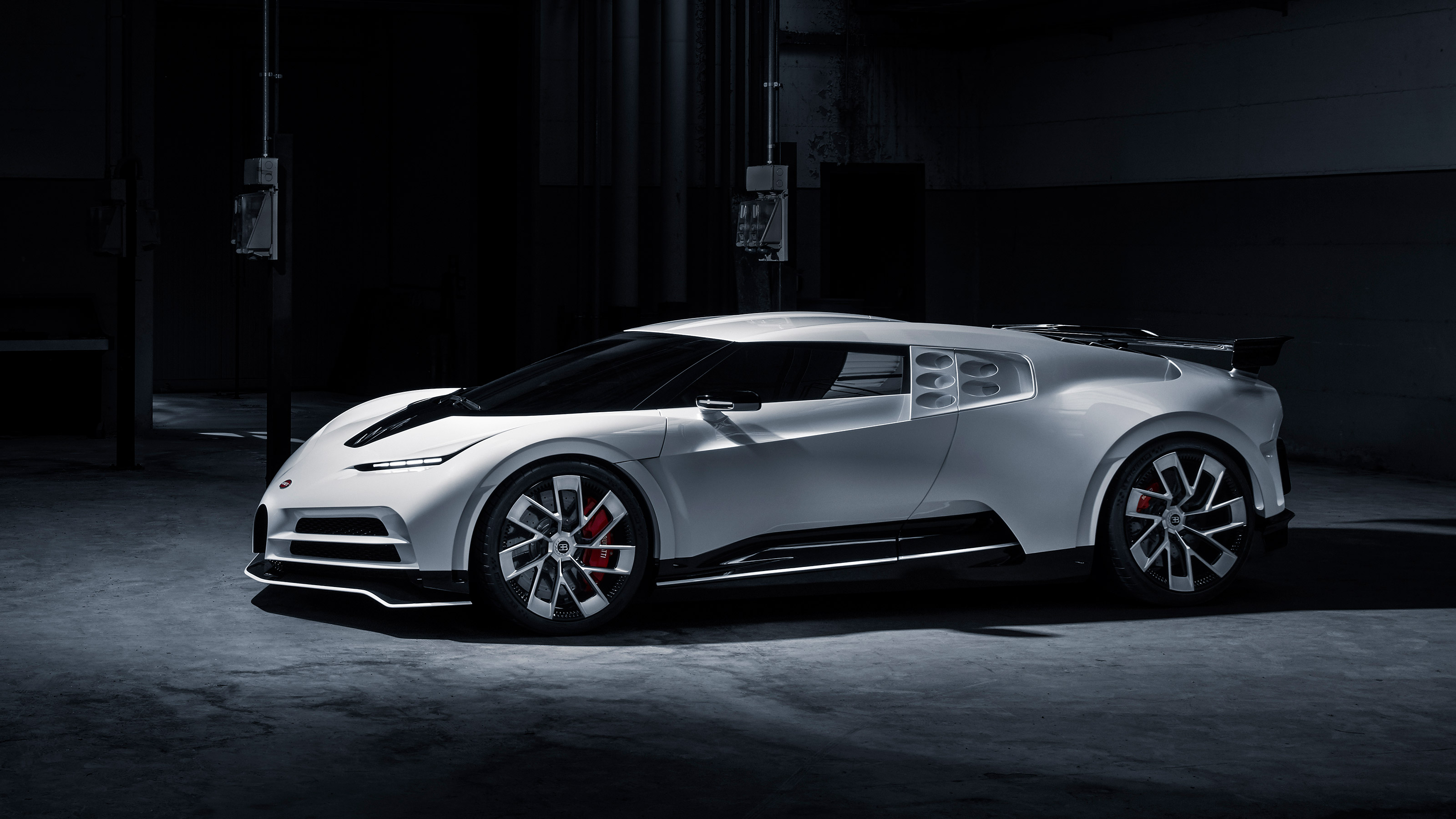 Bugatti Centodieci front