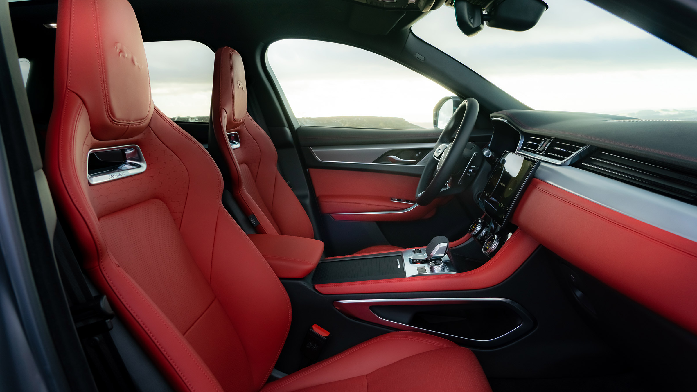Jaguar F Pace 2021 review - P400 cabin