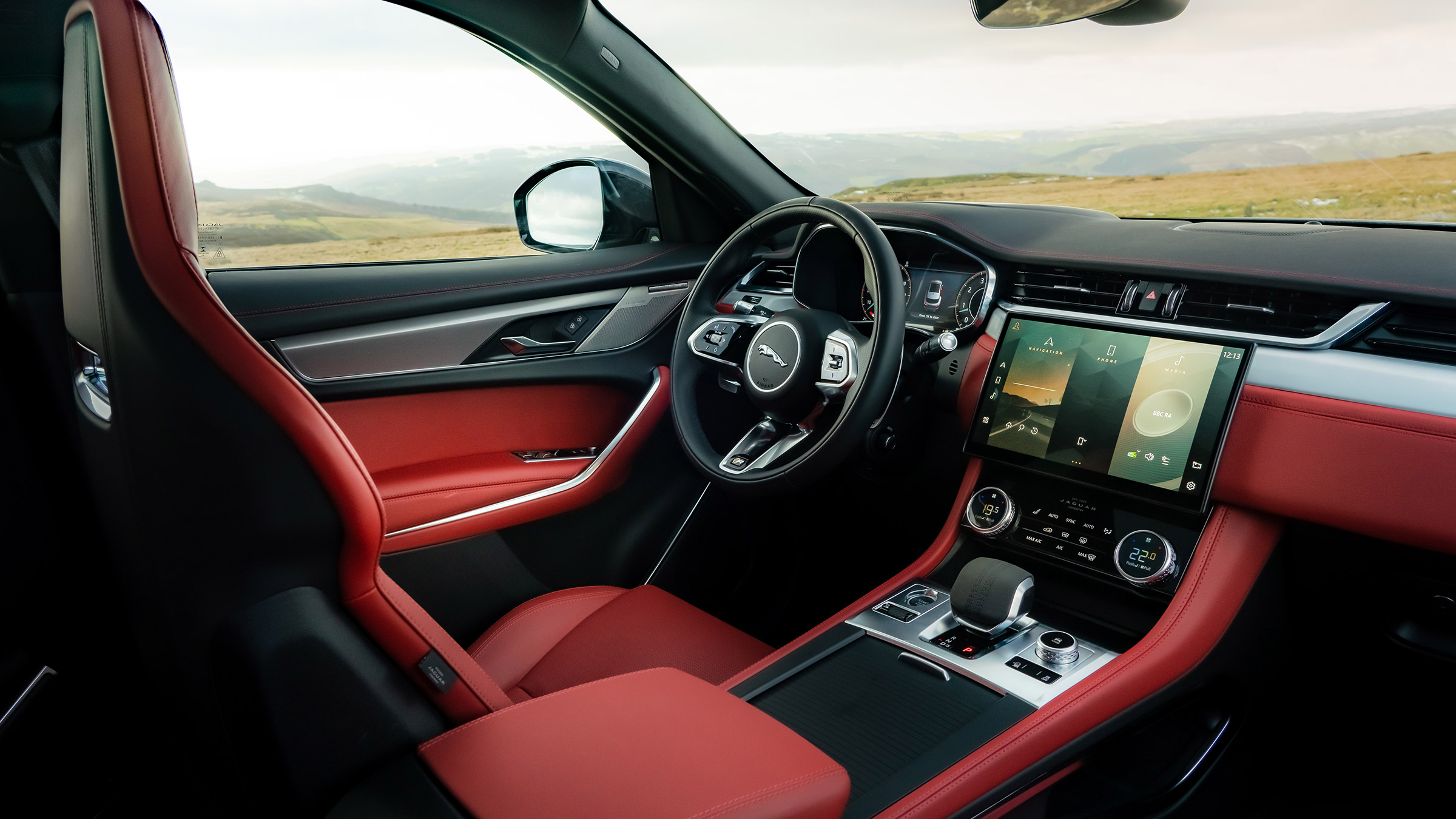 Jaguar F Pace 2021 review - P400 interior