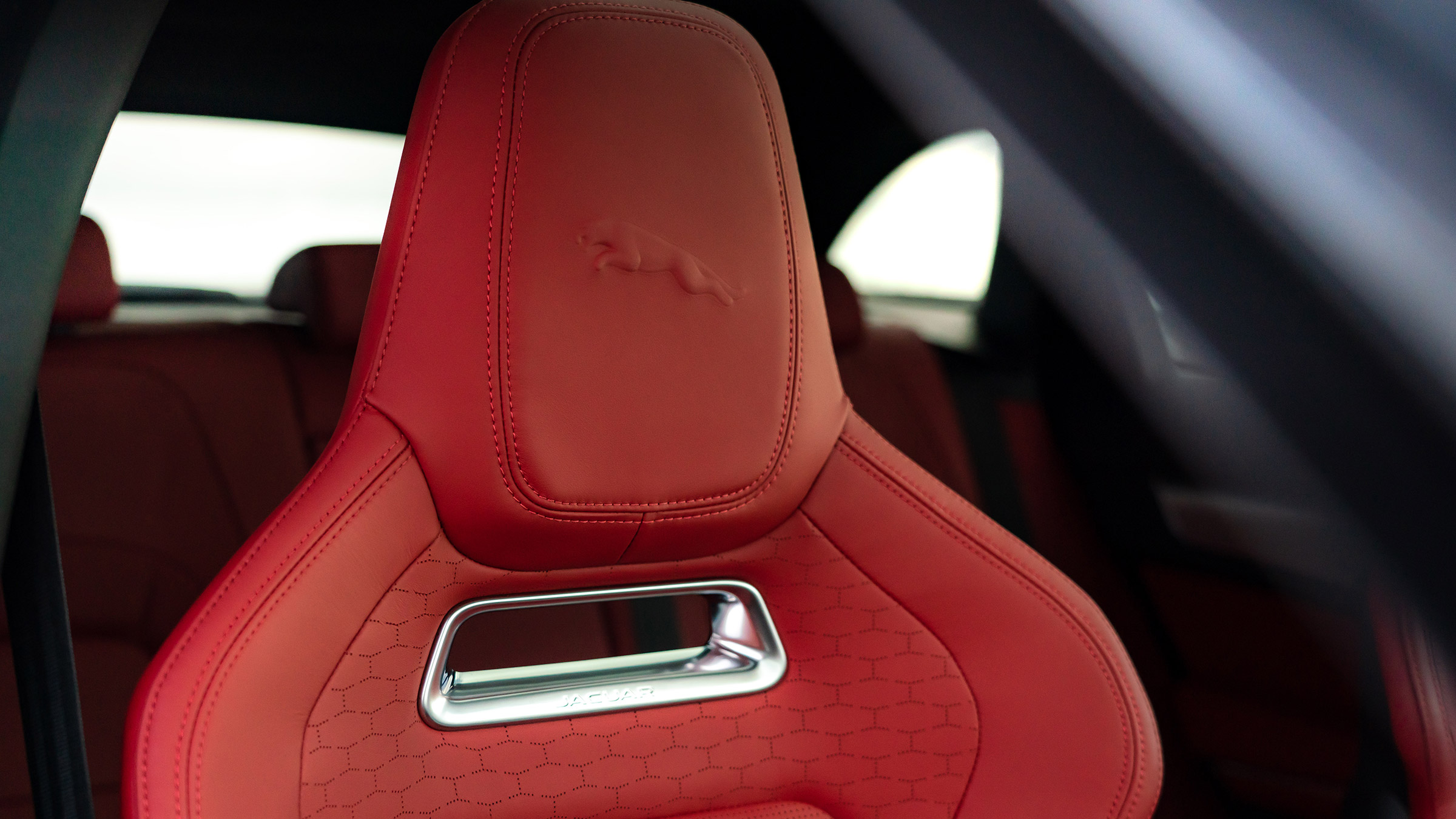 Jaguar F Pace 2021 review - P400 seat