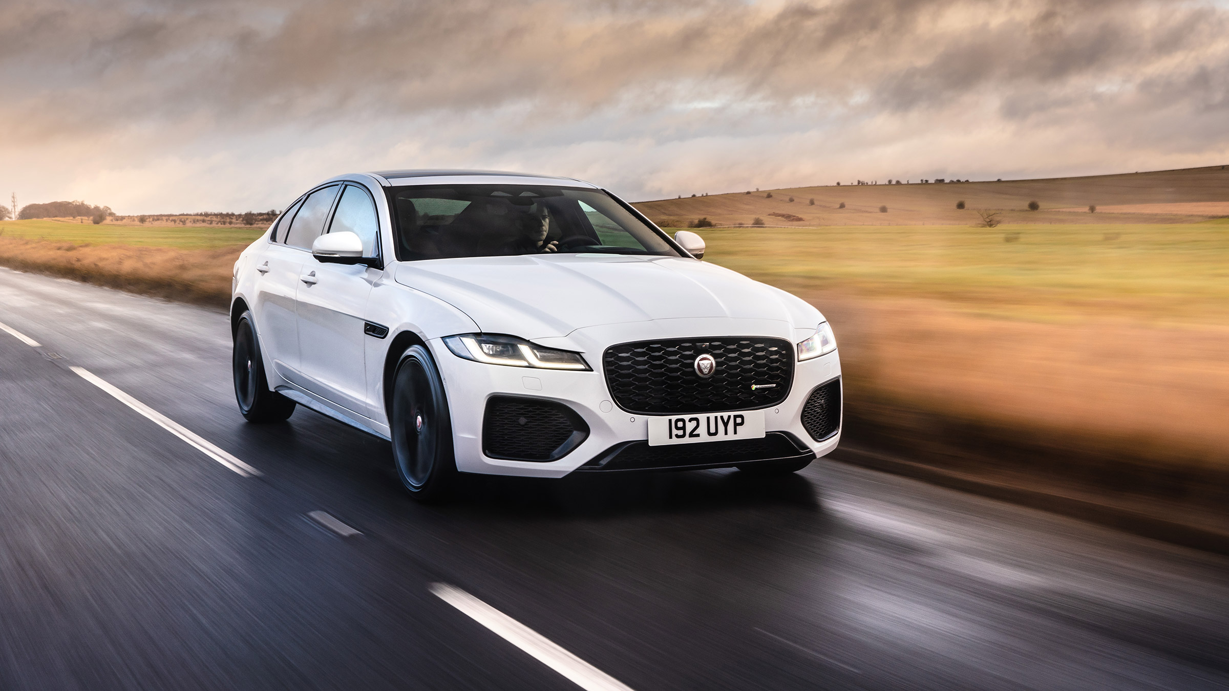 Jaguar XF my21 front tracking