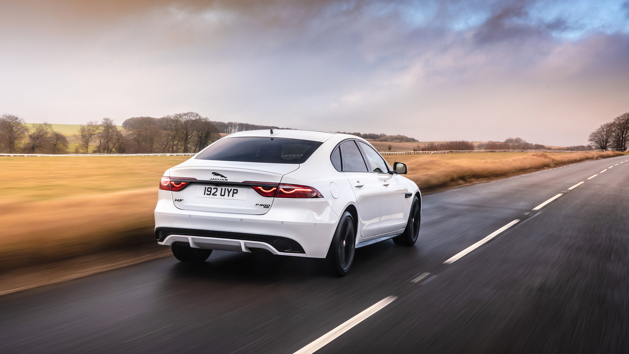 Jaguar XF my21 rear tracking