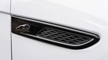 Jaguar XF my21 side gill