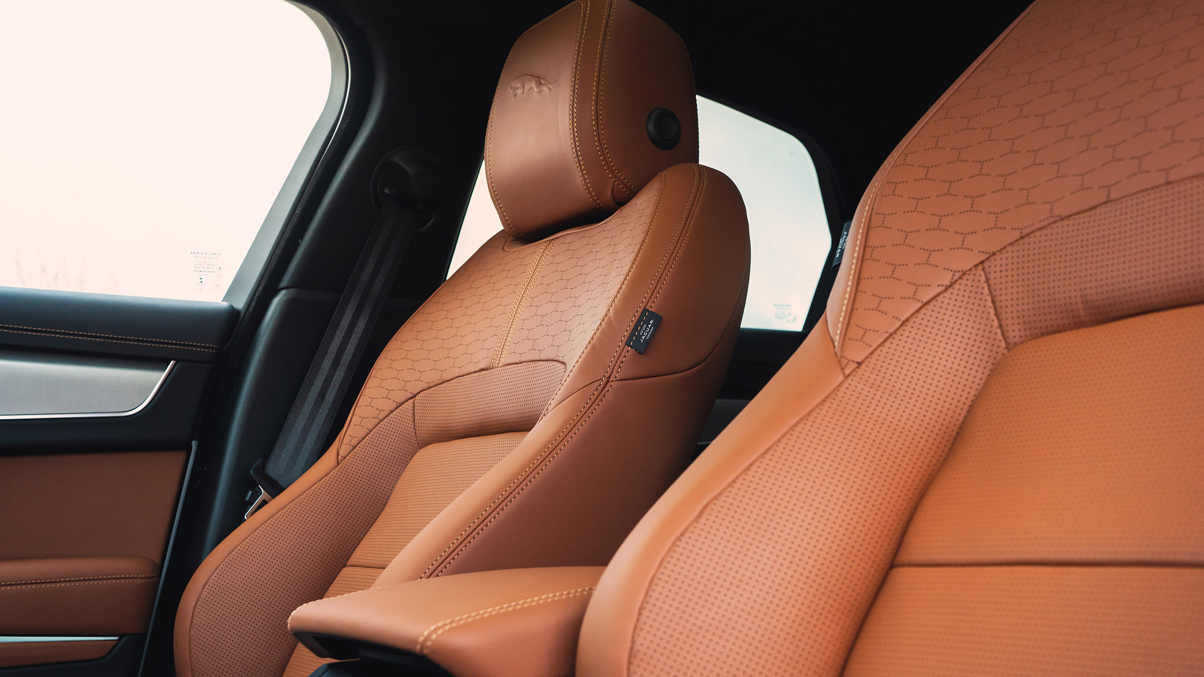 Jaguar XF my21 seats