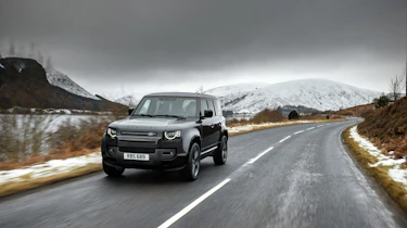 Land Rover Defender V8 MY22 - 90 tracking