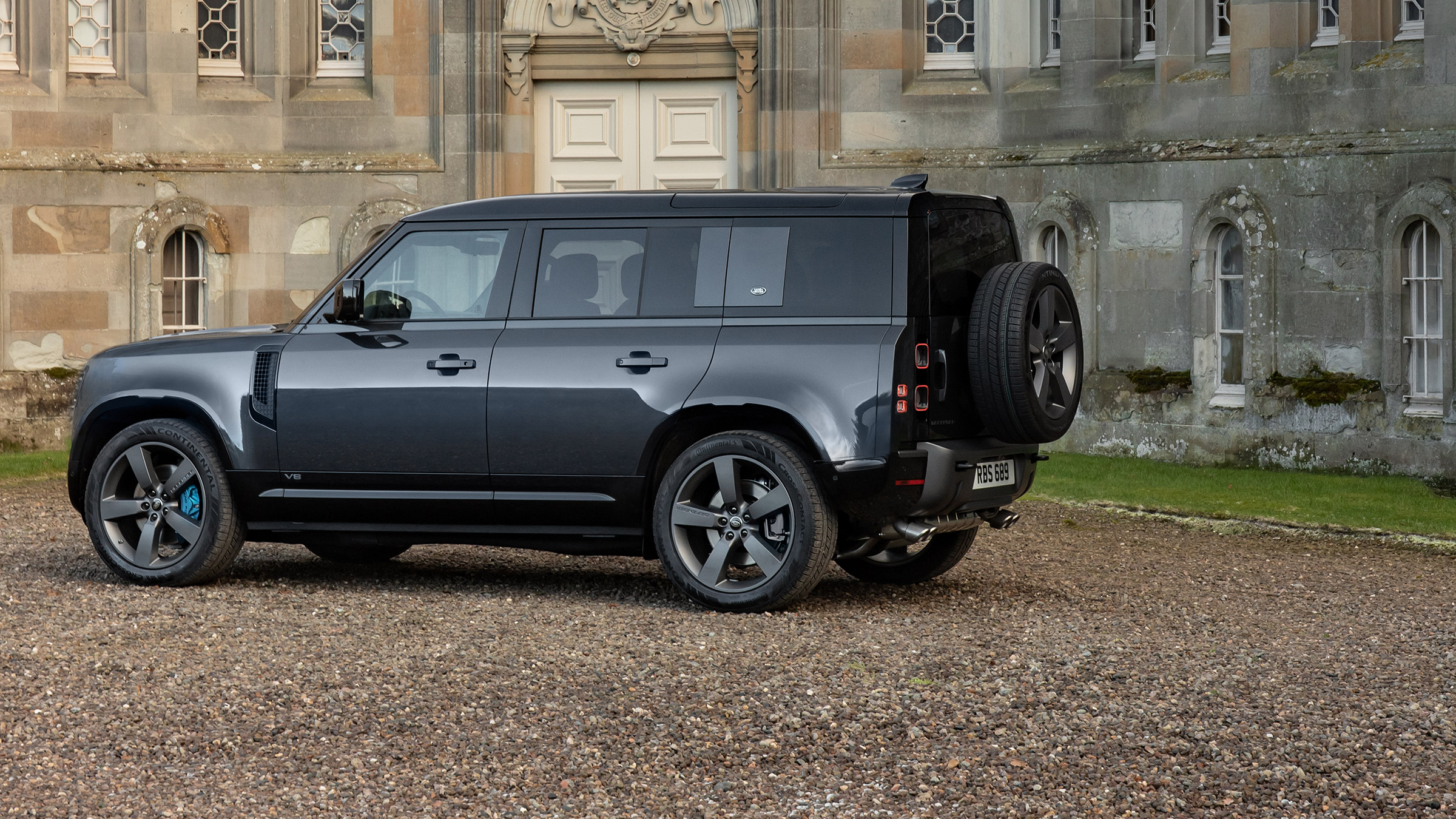 Land Rover Defender V8 MY22 - 110 static rear