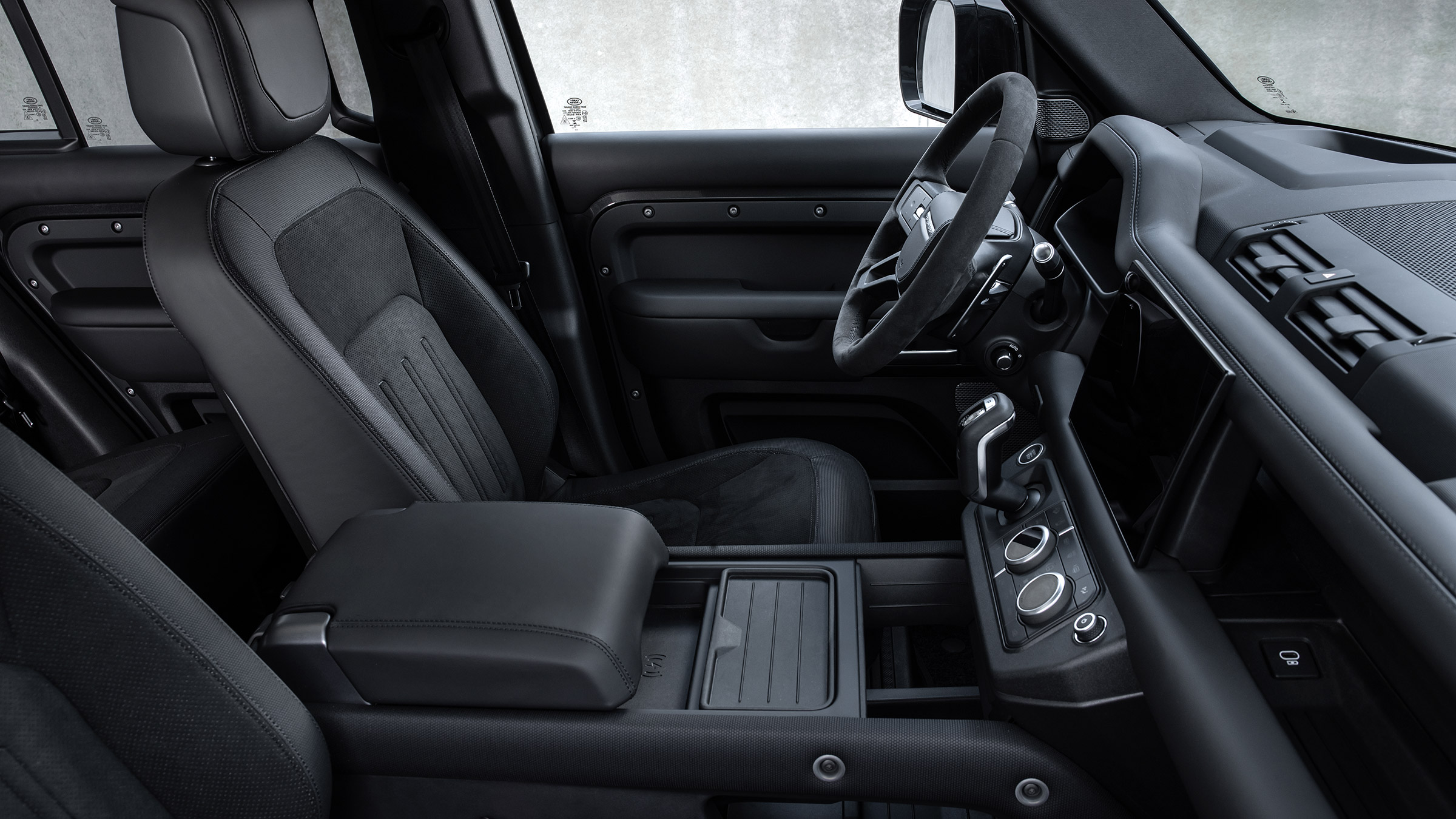 Land Rover Defender V8 MY22 - dash