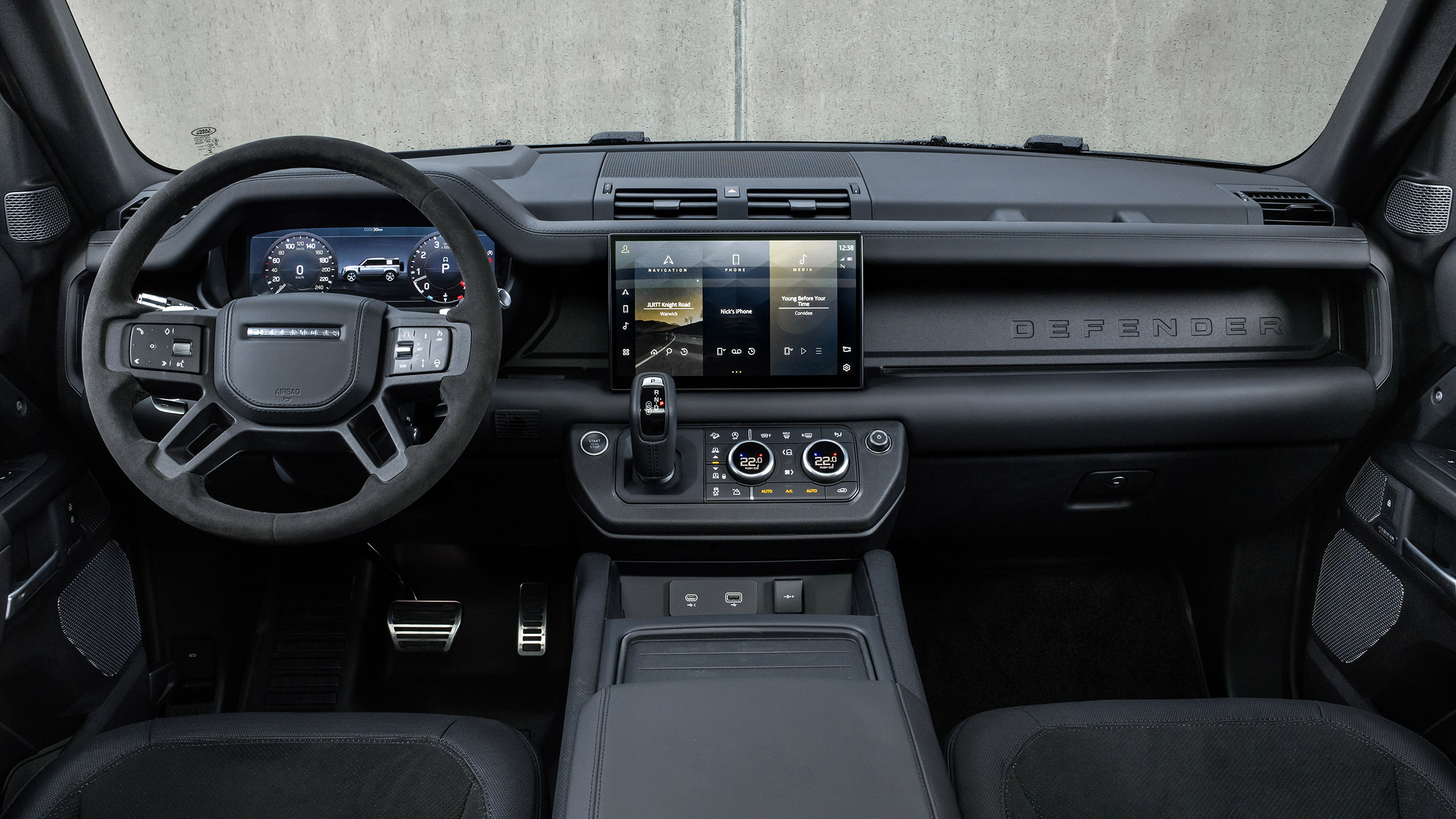 Land Rover Defender V8 MY22 - interior