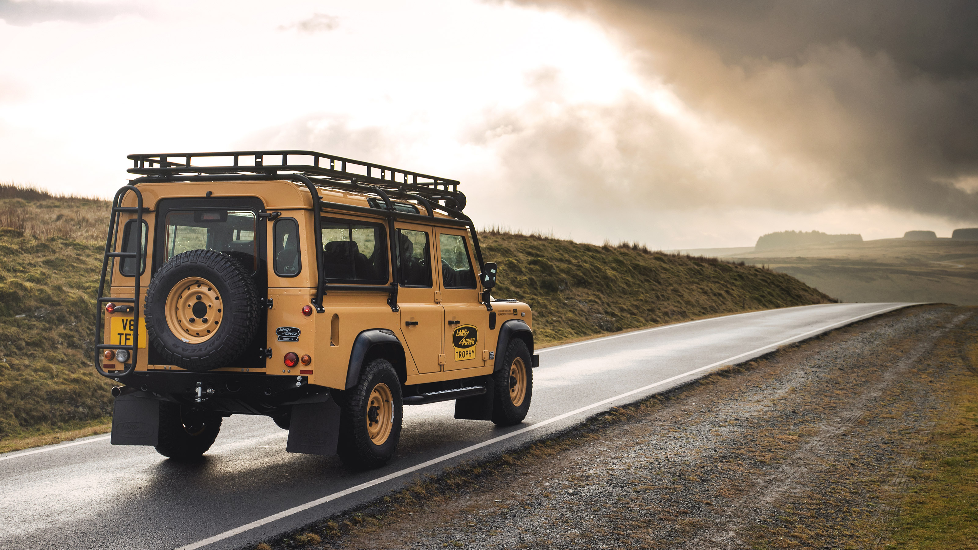 Land Rover Defender Works V8 Trophy