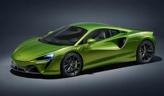 McLaren Artura front