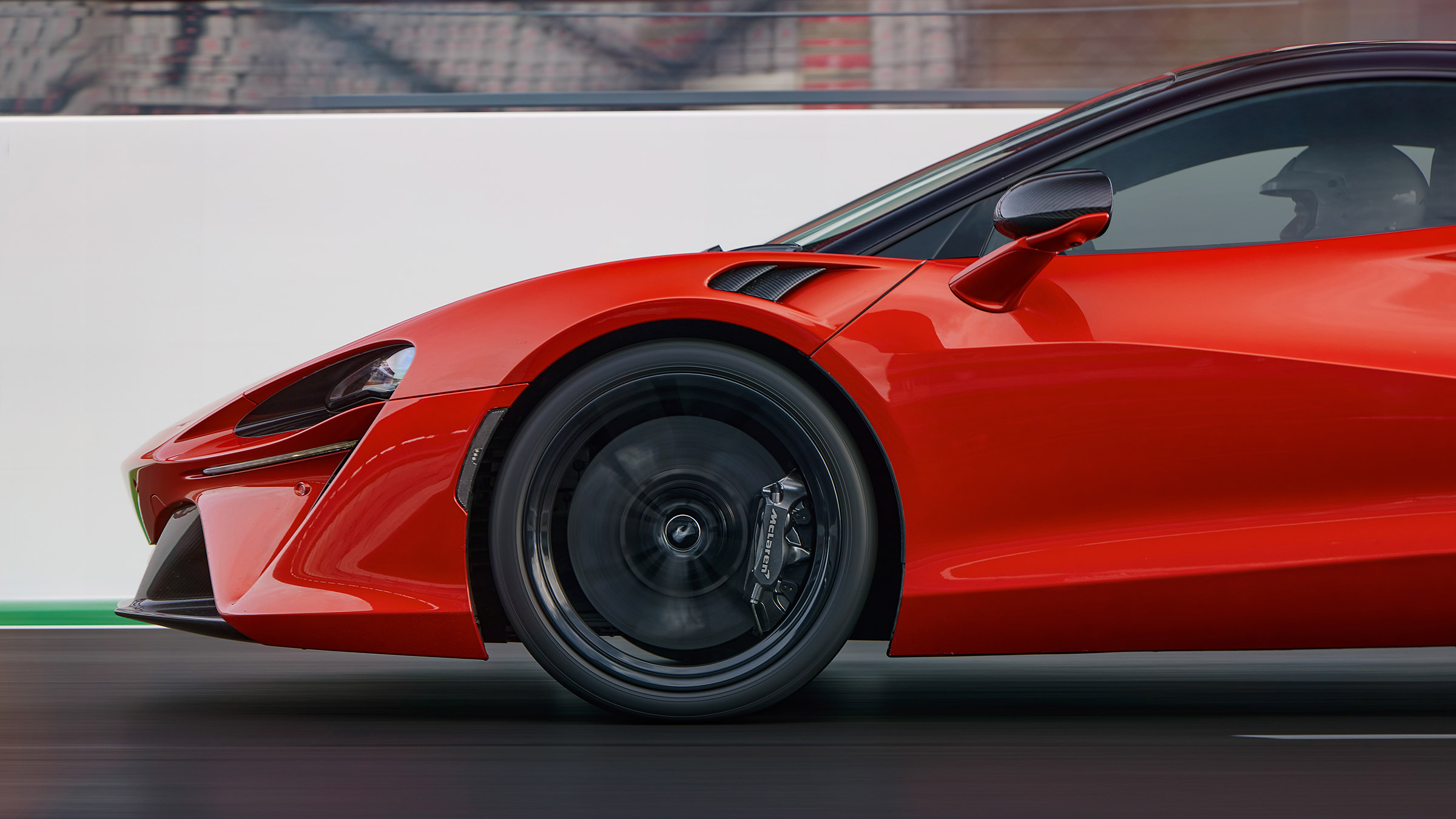 McLaren Artura revealed - orange wheel