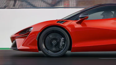 McLaren Artura revealed - orange wheel