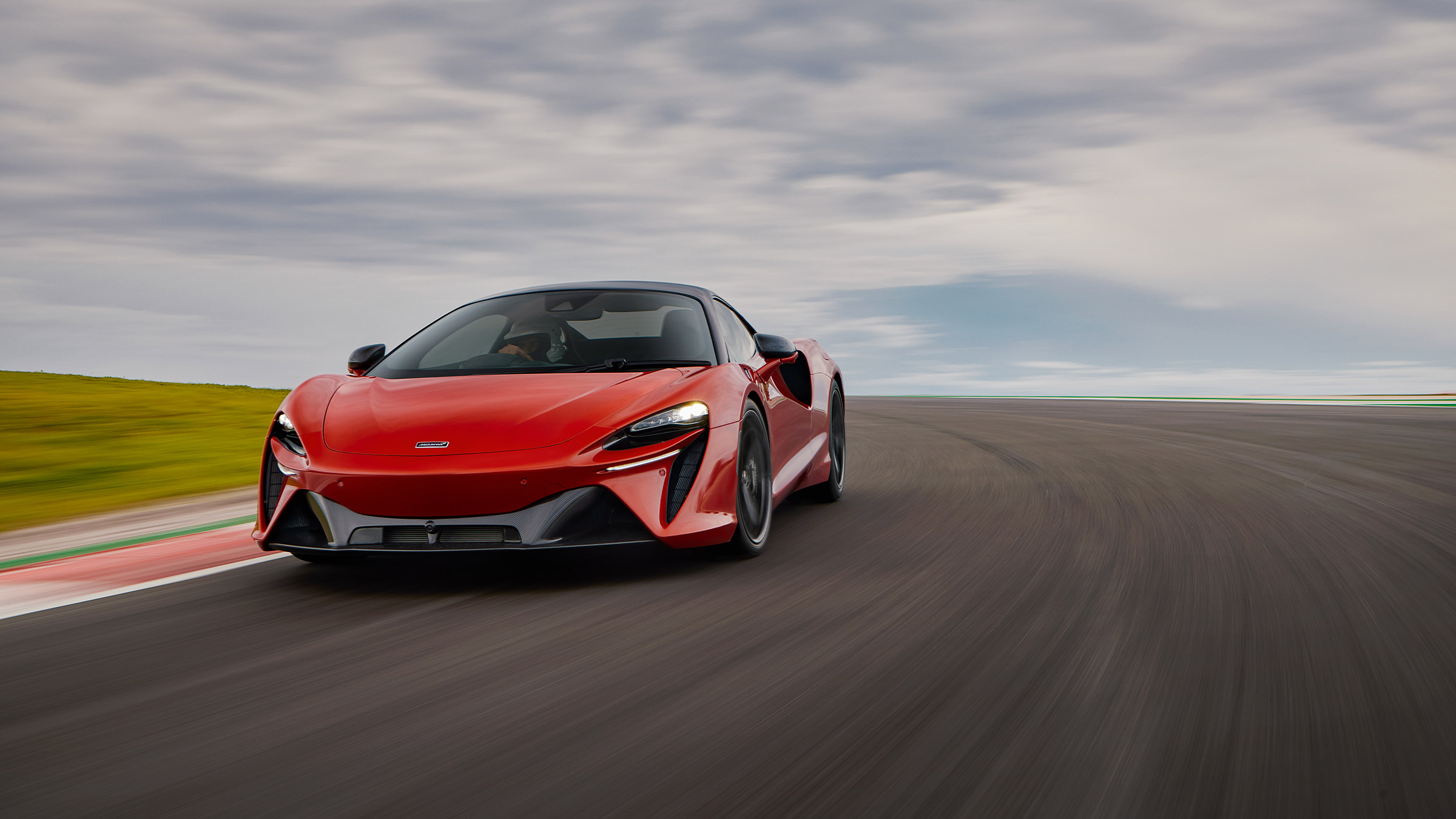 McLaren Artura revealed - orange 