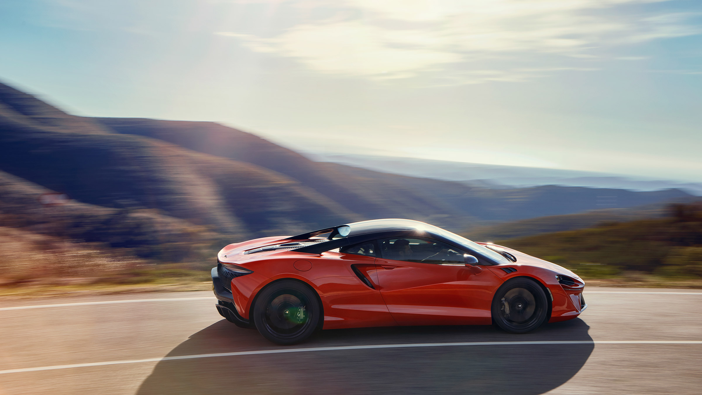 McLaren Artura revealed - orange side