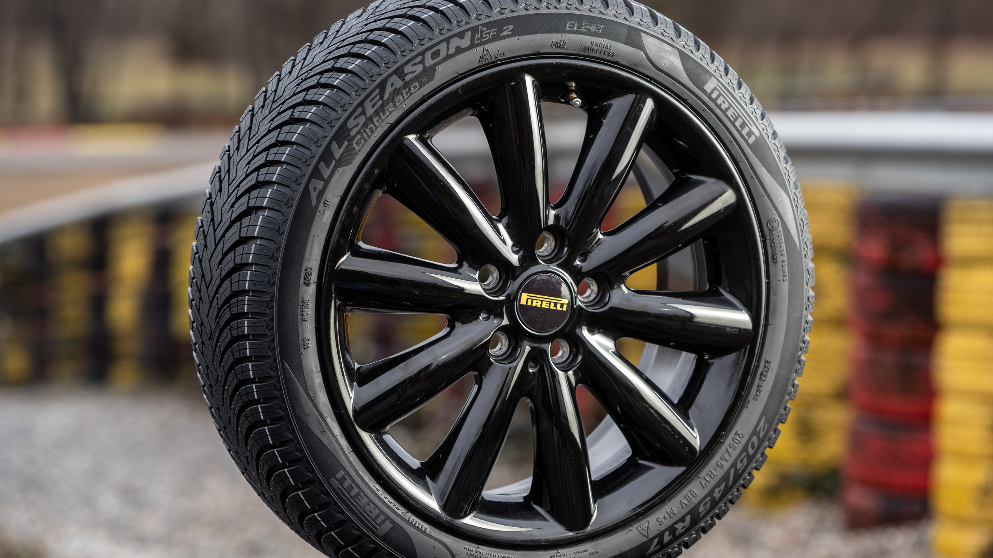 Pirelli Cinturato all-season SF2