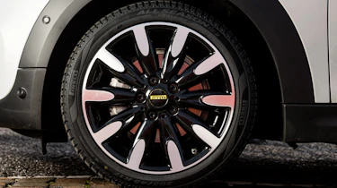 Pirelli Cinturato all-season SF2