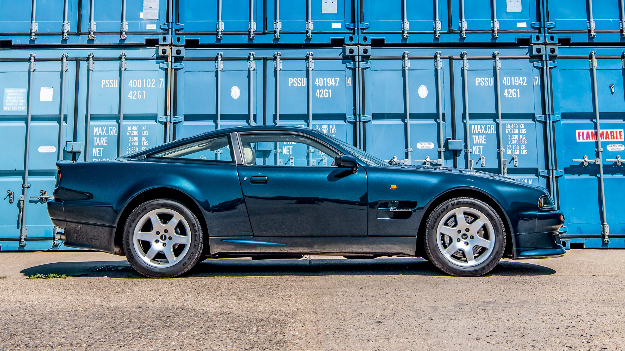 Aston Martin Vantage V550 - profile