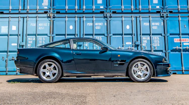 Aston Martin Vantage V550 - profile