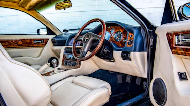 Aston Martin Vantage V550 - cabin