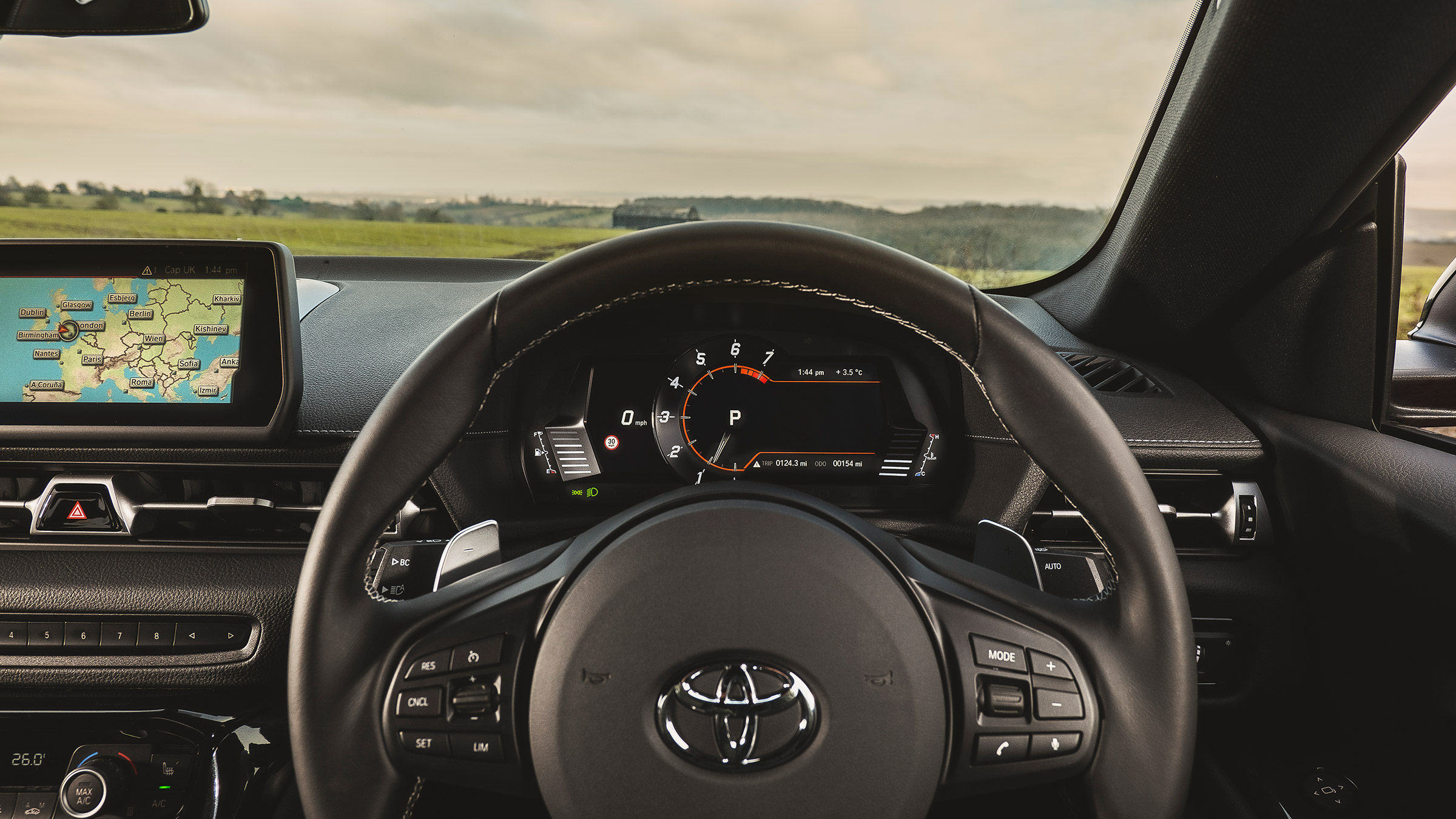 Toyota Supra 2.0 review - dials