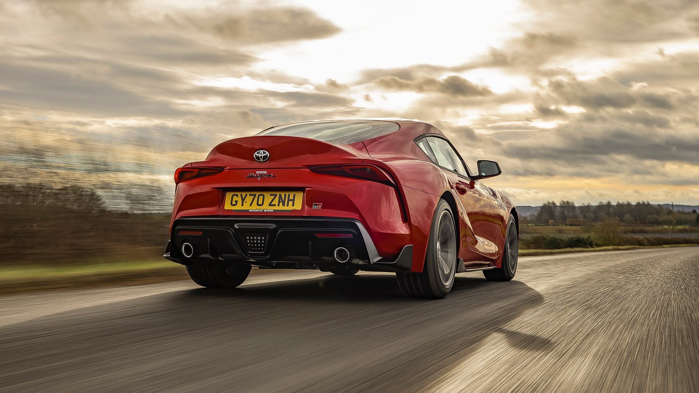 Toyota Supra 2.0 review - rear tracking