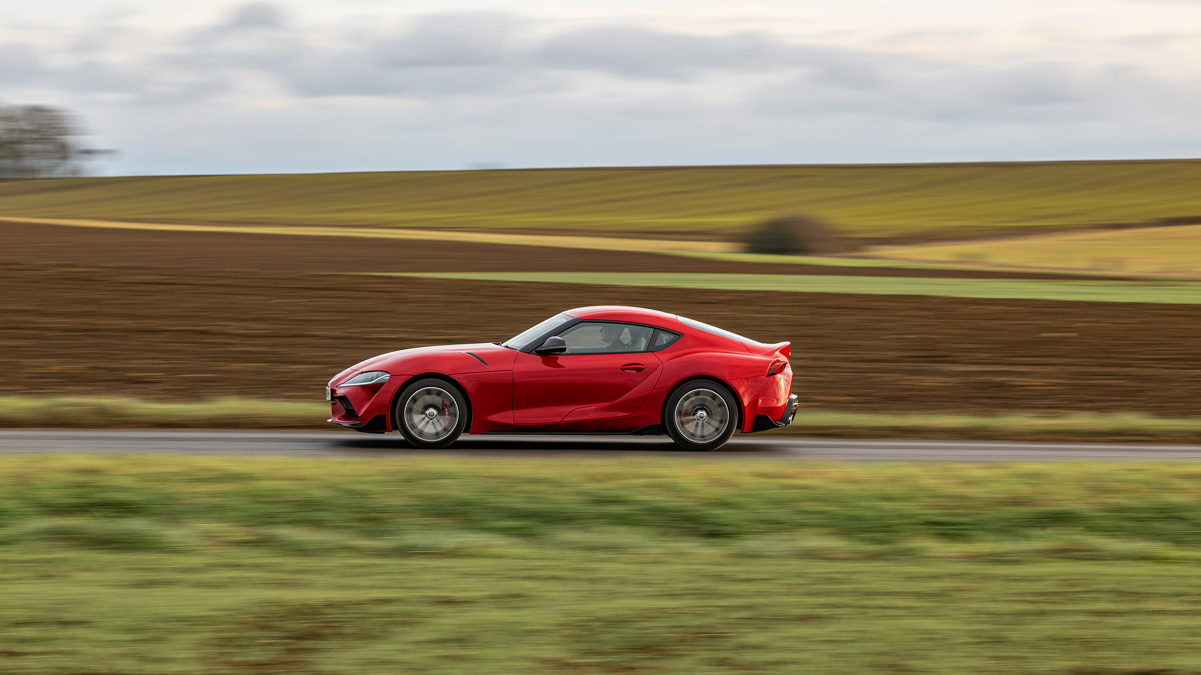 Toyota Supra 2.0 review - side pan