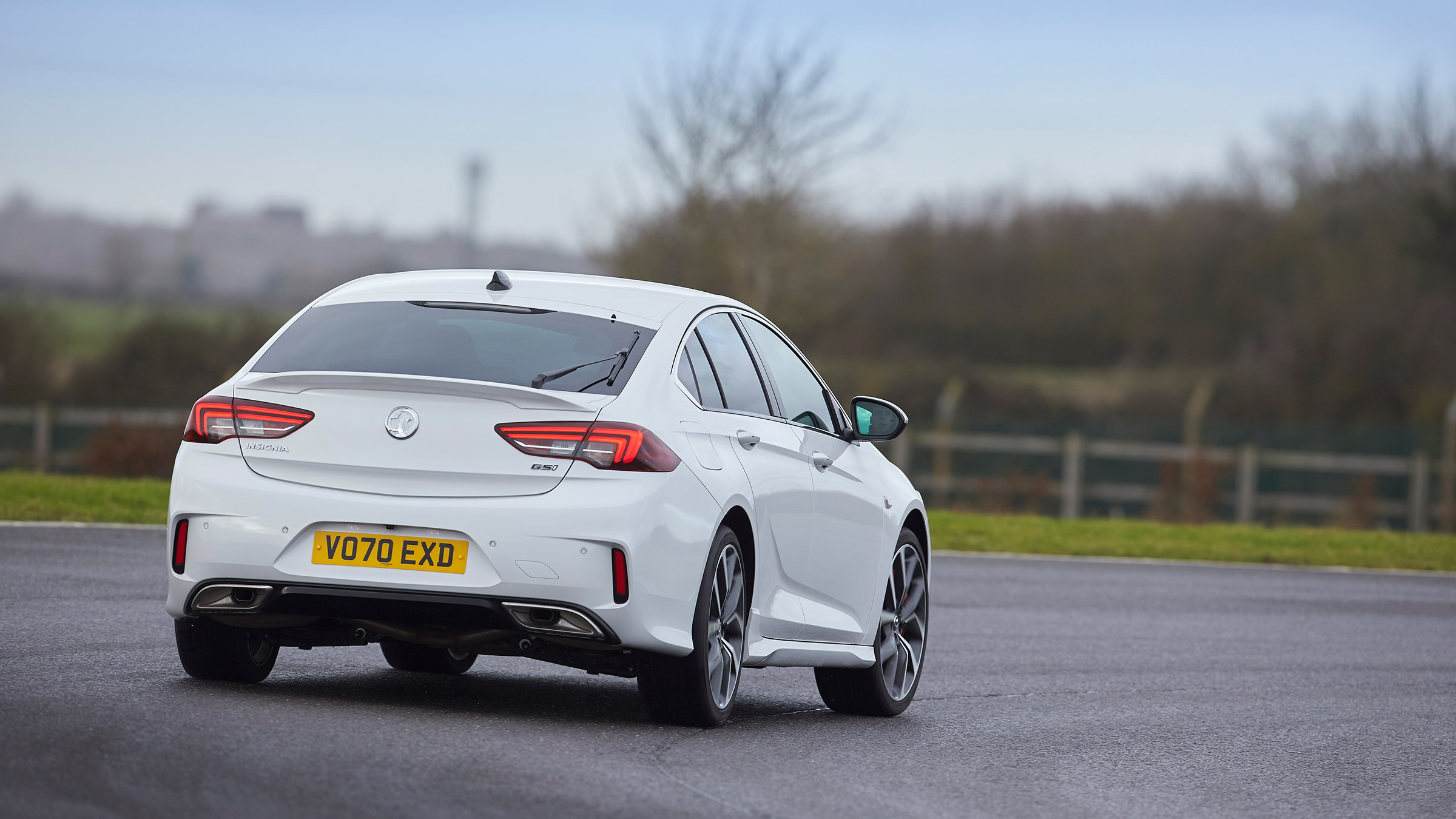 Vauxhall Insignia GSi – track cornering