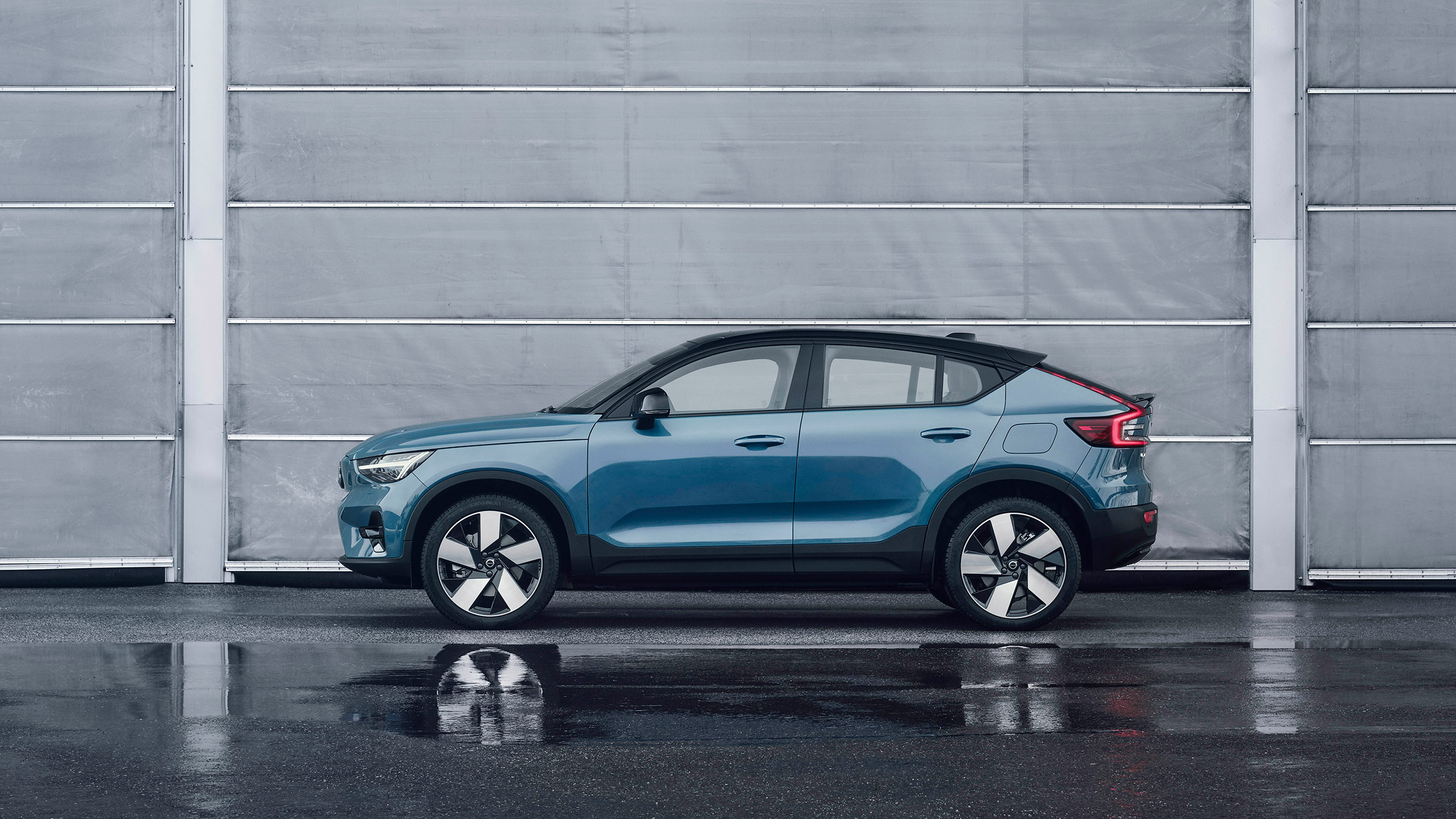 Volvo C40 Recharge side