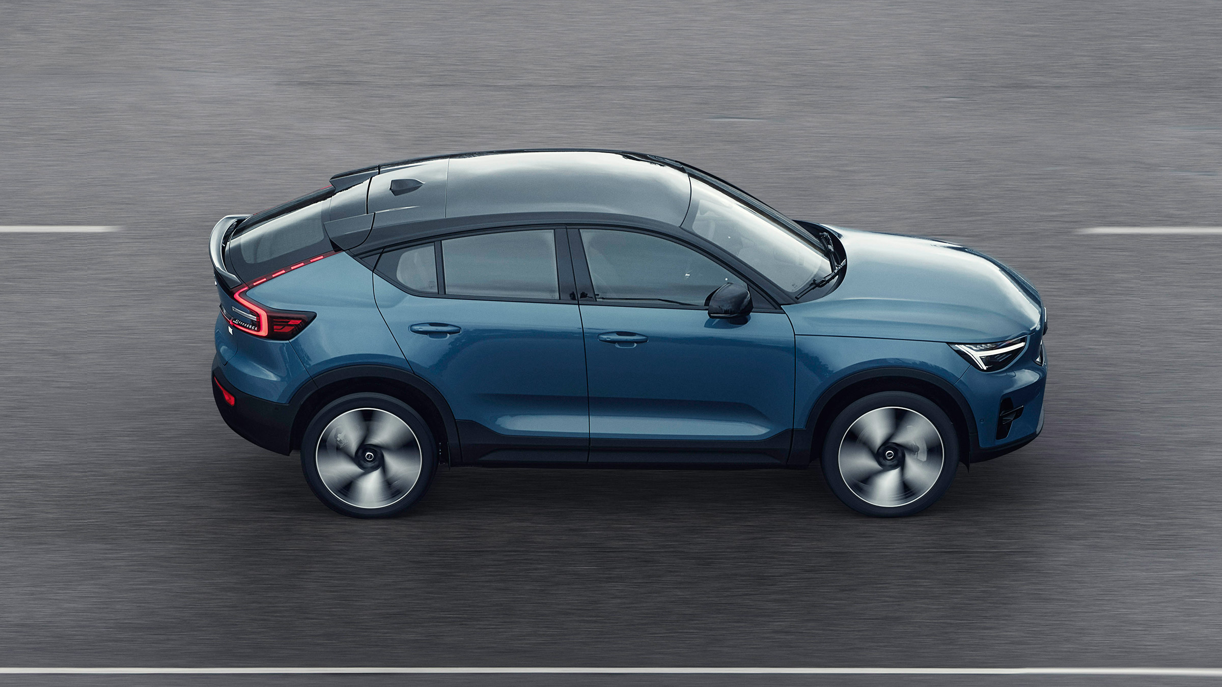 Volvo C40 Recharge roof