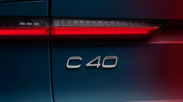 Volvo C40 Recharge light