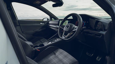 Volkswagen Golf GTD 2021 review - interior