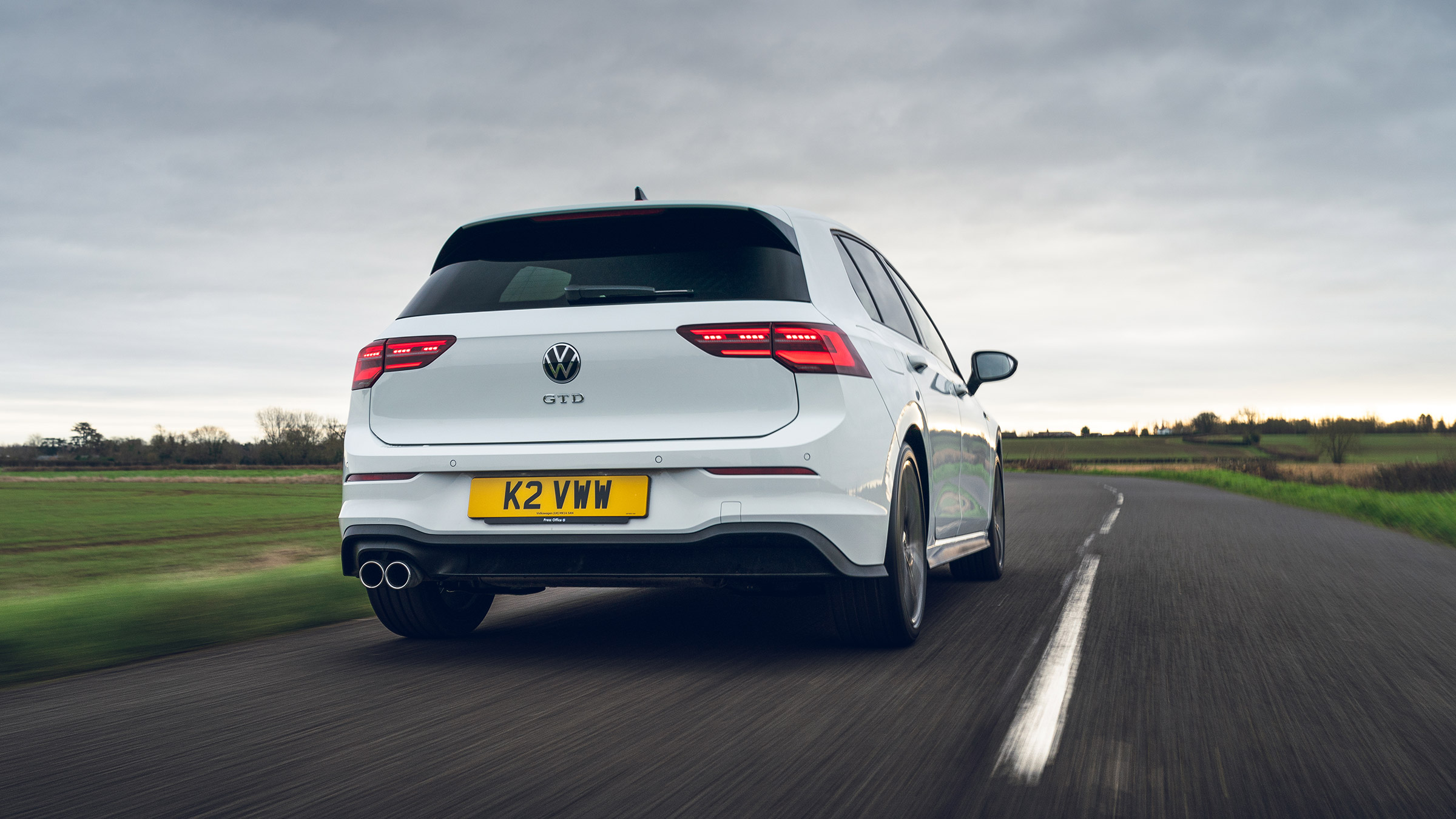 Volkswagen Golf GTD 2021 review - low rear tracking
