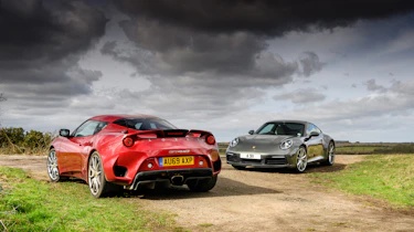 Porsche 911 Carrera vs Lotus Evora GT410 – static