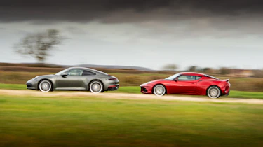 Porsche 911 Carrera vs Lotus Evora GT410 – pan