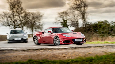 Porsche 911 Carrera vs Lotus Evora GT410 – header