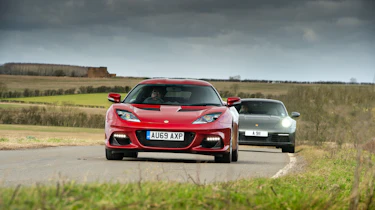 Porsche 911 Carrera vs Lotus Evora GT410 – fronts