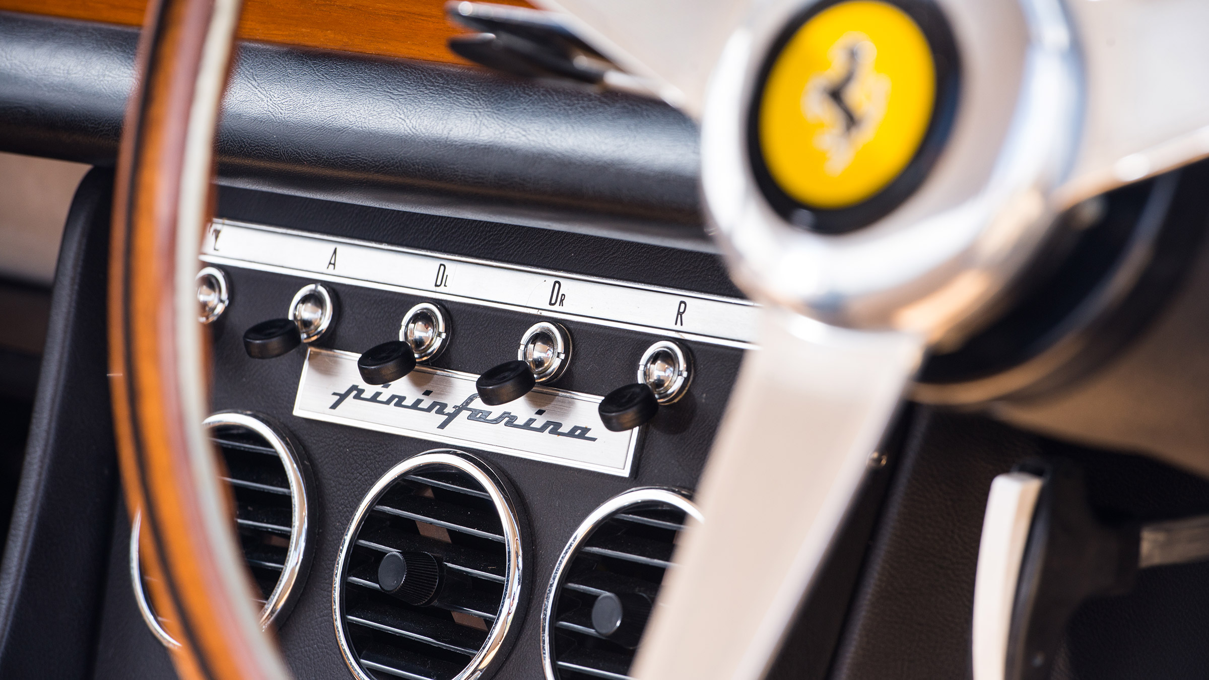 1966 Ferrari 330 GTC - dials