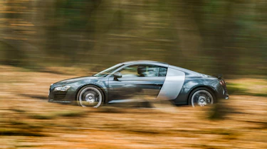 Audi R8 V8 car pictures