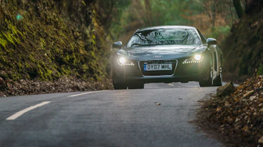 Audi R8 V8 car pictures