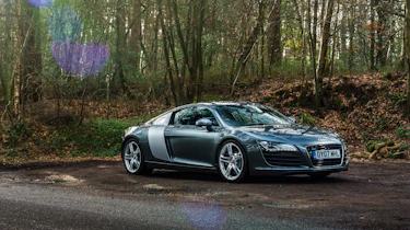 Audi R8 V8 car pictures