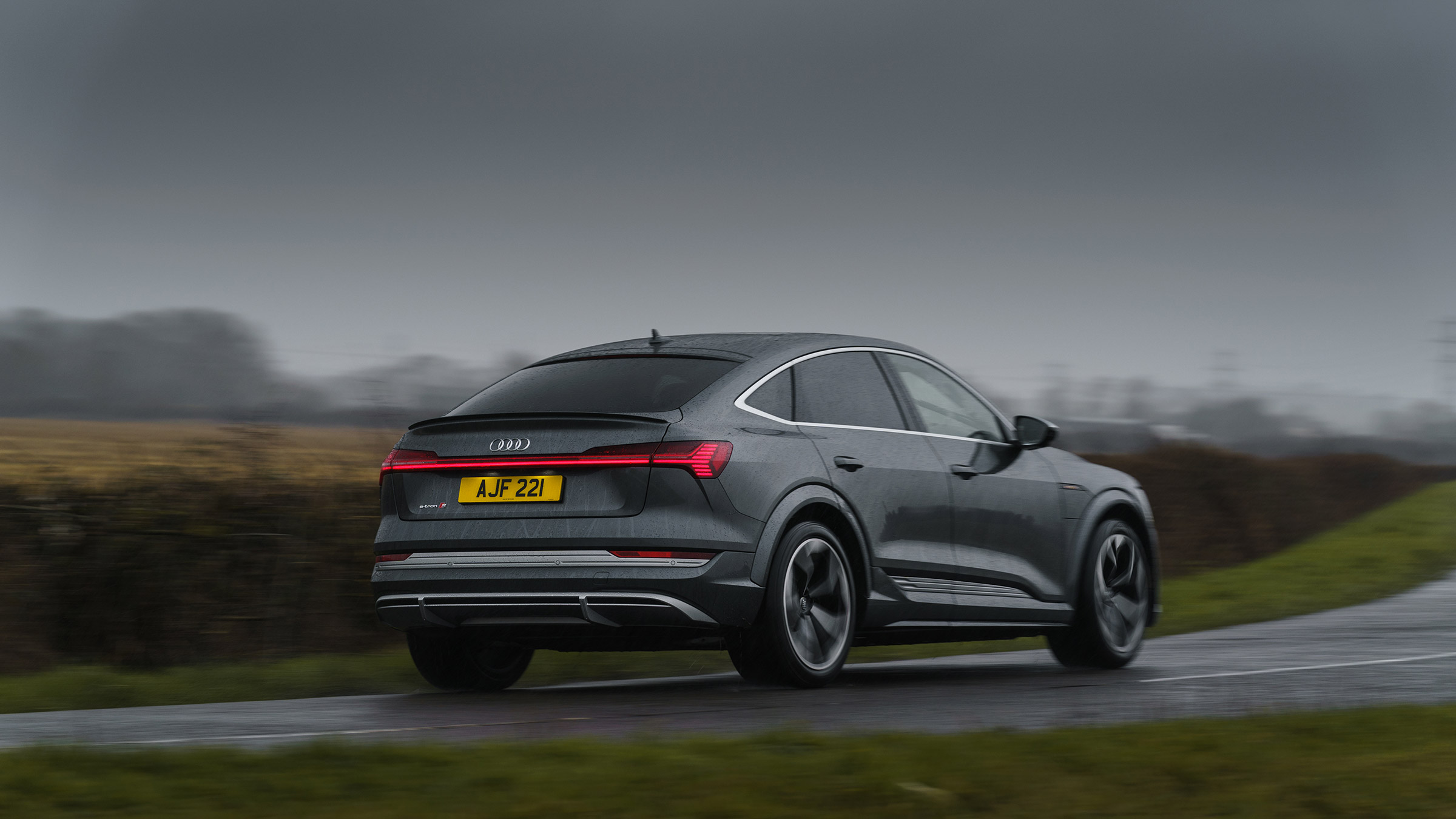 Audi e-tron S Sportback - rear cornering