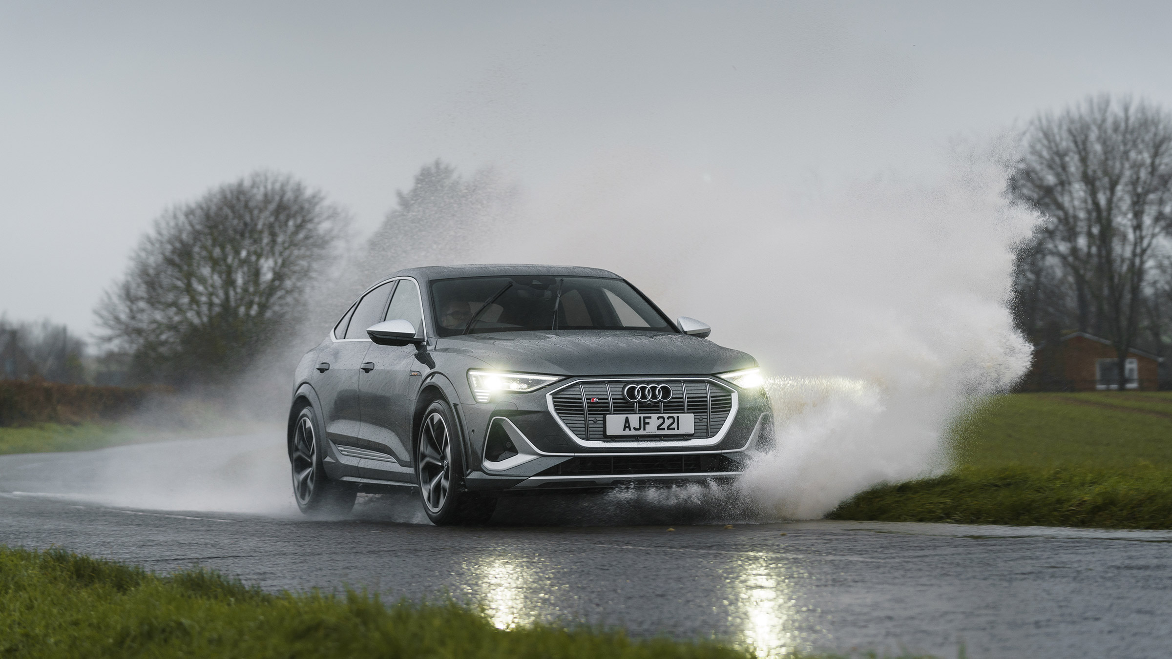 Audi e-tron S Sportback - splash