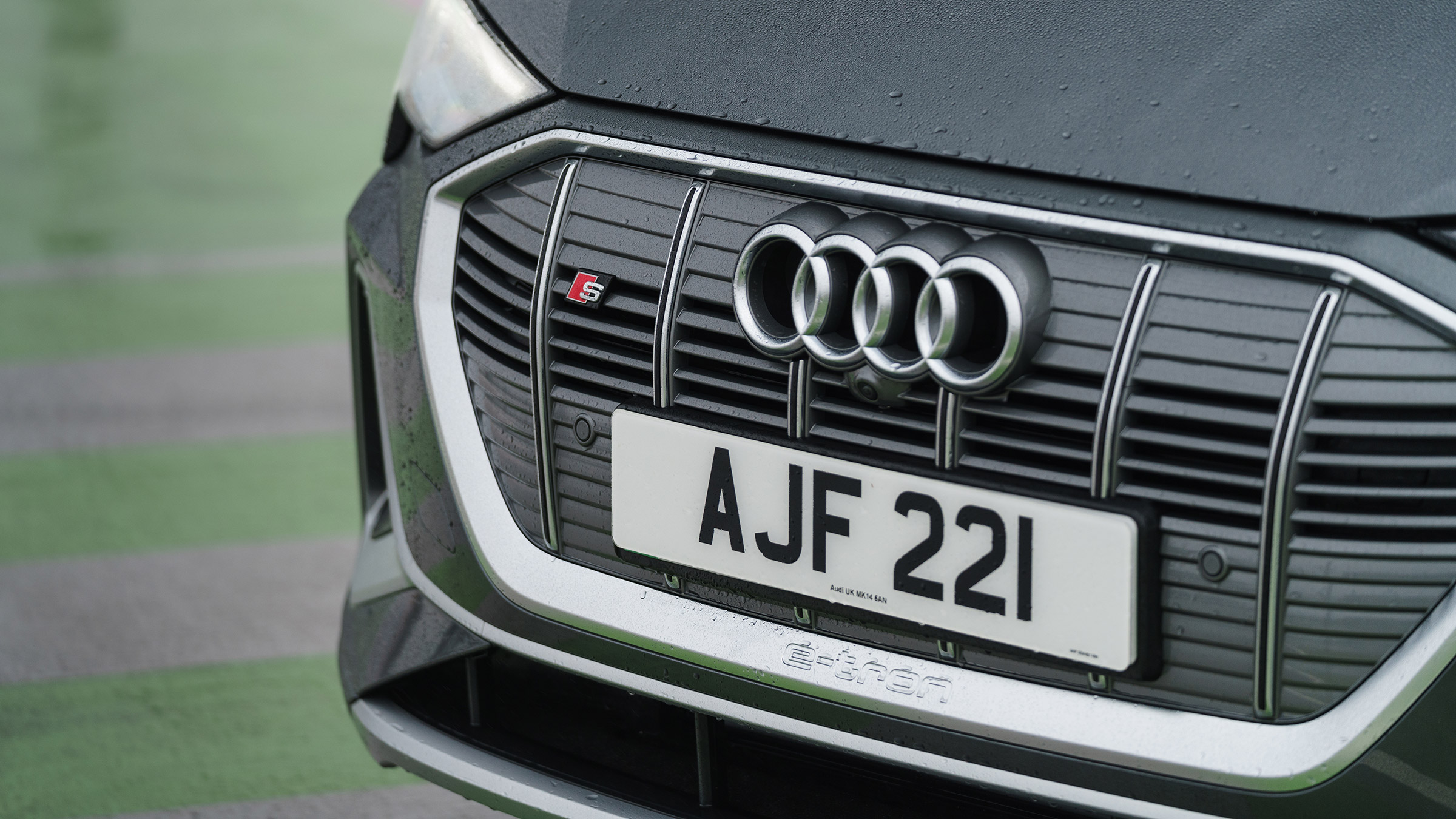Audi e-tron S Sportback - grille