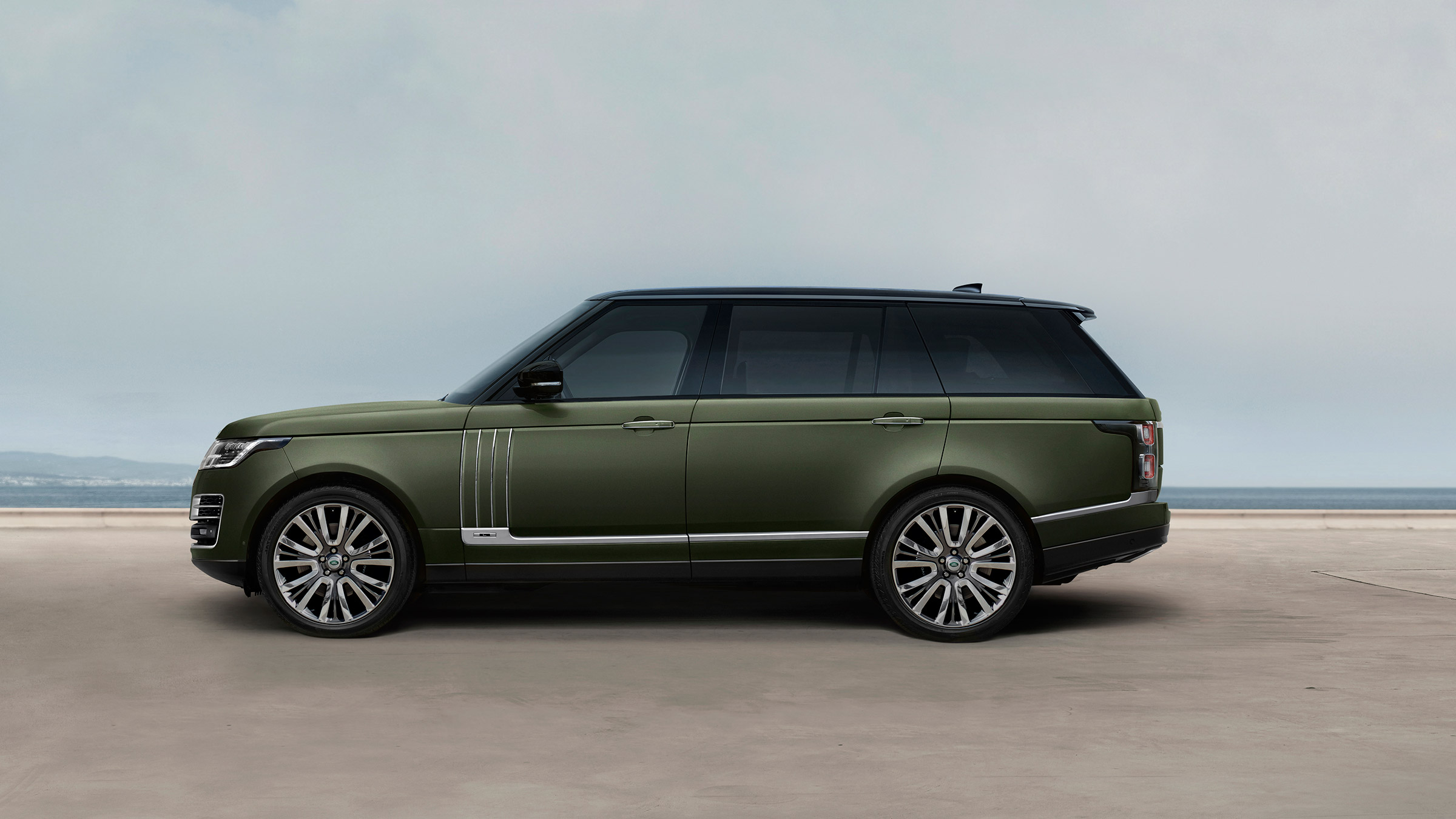 Range Rover SV Autobiography Ultimate – side