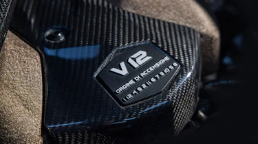 Lamborghini Sian - V12