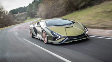 Lamborghini Sian - front tracking