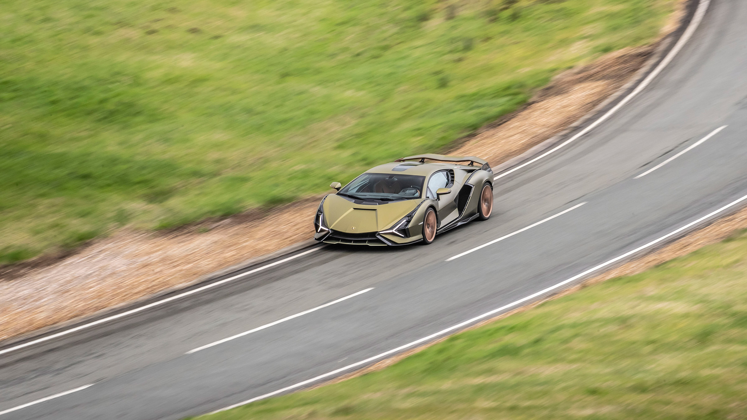Lamborghini Sian - pan
