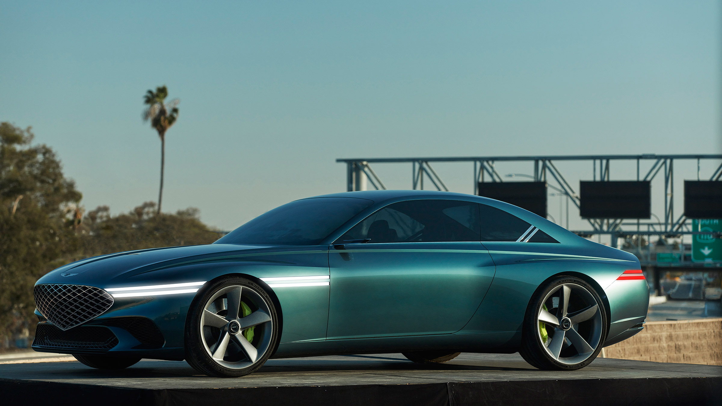Genesis X Concept - side